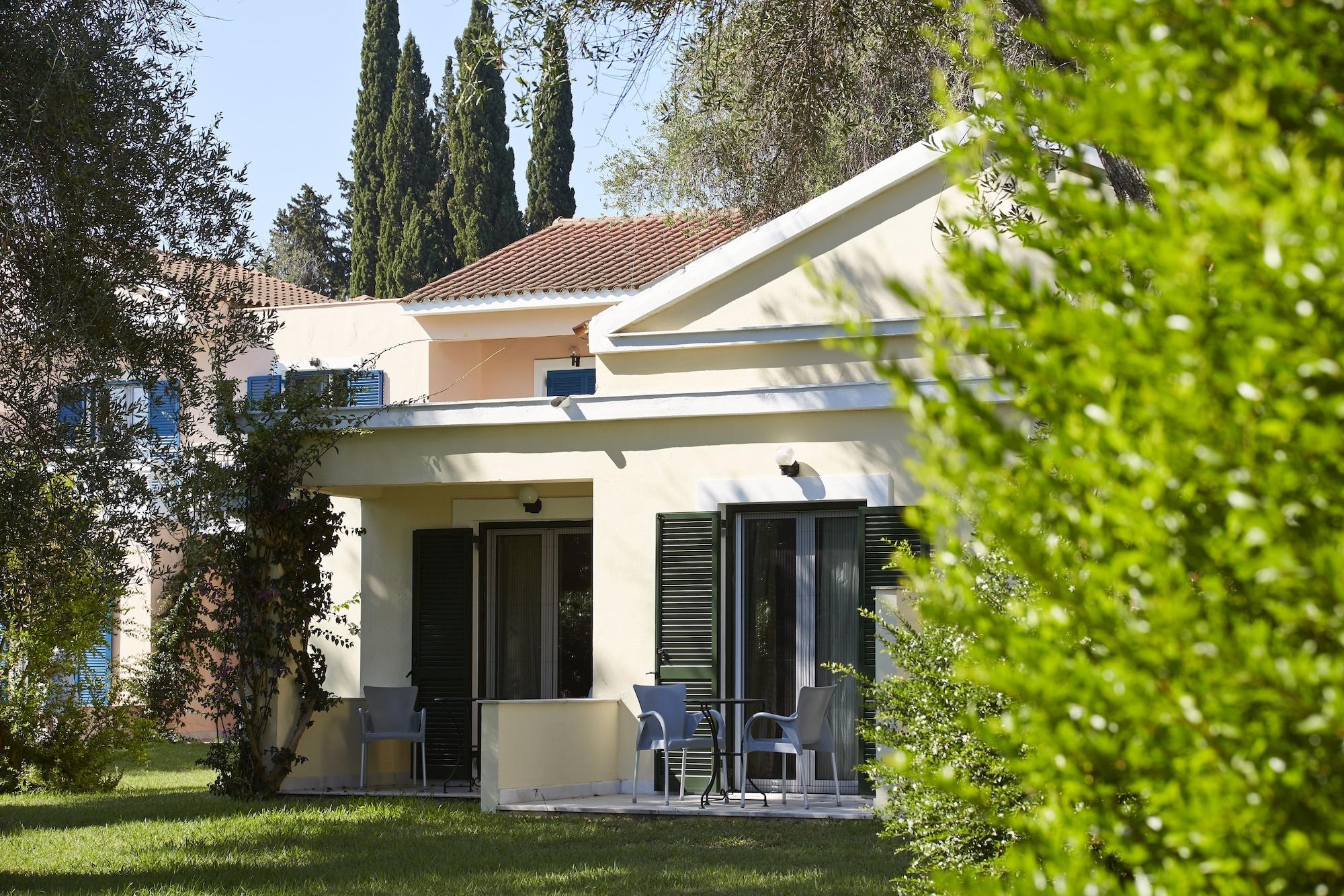 Sentido Apollo Palace Mesongí Buitenkant foto A typical bungalow at the resort