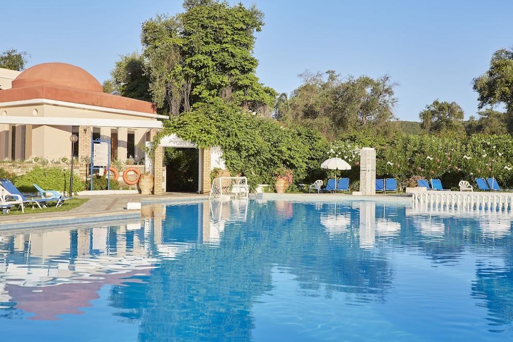 Sentido Apollo Palace Mesongí Buitenkant foto The swimming pool at the hotel